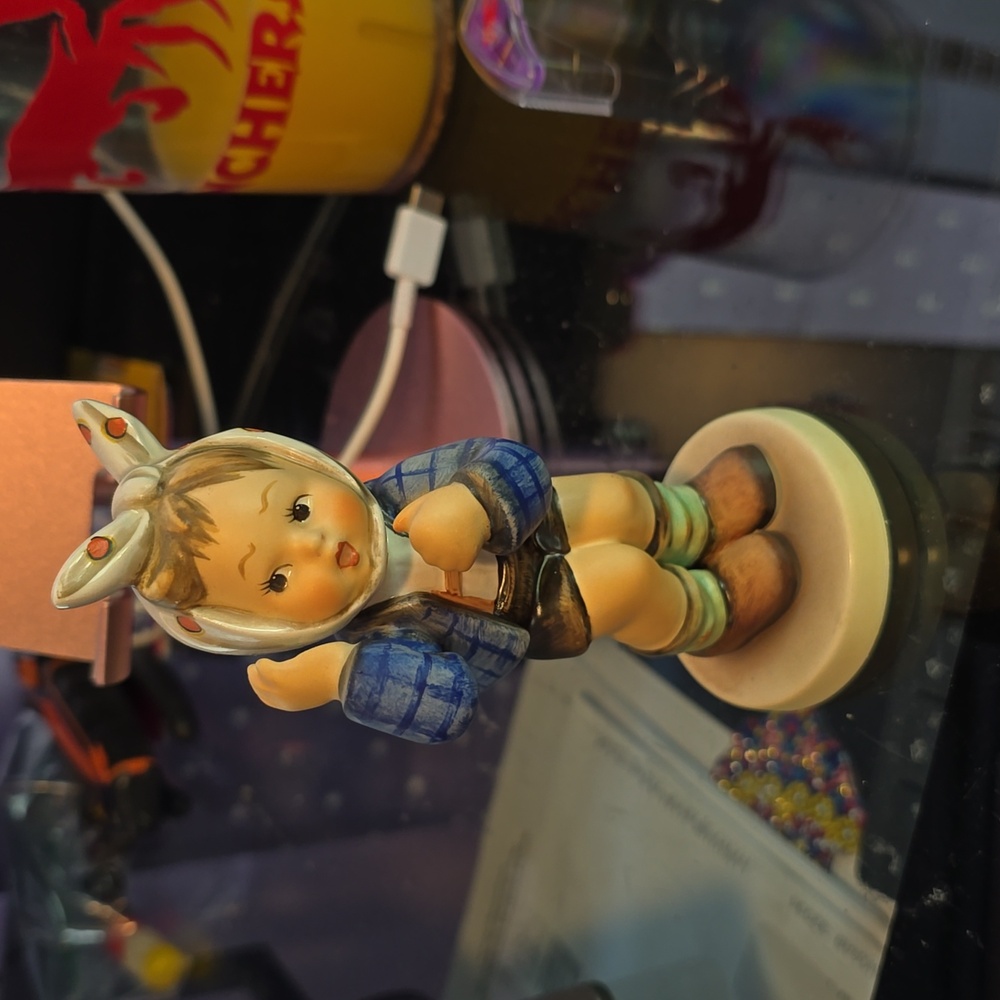 Goebel Hummel Boy with Toothache #217